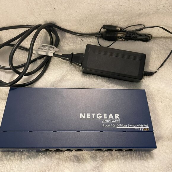 Netgear ProSafe 8 Port 10/100 Switch with Power over Ethernet FS108P - Picture 3 of 7